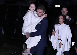 Becks bế con gái 8 tuổi đi tiệc