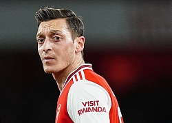 Dẫn Arsenal trận cuối, Ljungberg thẳng tay 'chém' Ozil