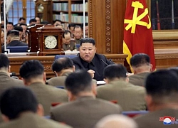 Kim Jong Un bất ngờ triệu họp về quân sự