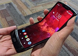 Sản xuất không đủ bán, Motorola buộc phải dời ngày phát hành siêu phẩm màn hình gập Razr 2019 sang năm 2020