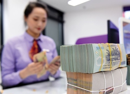 Tăng trưởng tín dụng 10 tháng đạt gần 10%, tín dụng trung và dài hạn chiếm gần nửa dư nợ