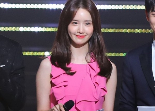 Yoona (SNSD) và "truyền thống" khiến fan ngây ngất khi làm MC tại các lễ hội âm nhạc cuối năm