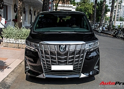 Doanh nhân Nguyễn Quốc Cường 'tậu' Toyota Alphard giá hơn 4 tỷ đồng