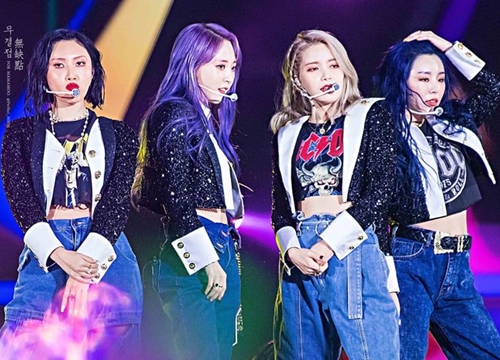 BXH thương hiệu nhóm nhạc KPop tháng 12/2019: BTS và EXO 'rượt đuổi' sát nút, BlackPink mất vị trí top 3