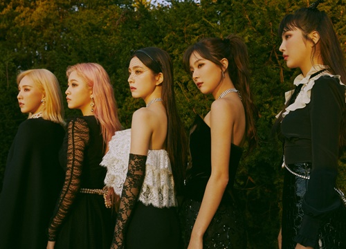 Red Velvet chính thức trở thành nhóm nhạc nữ Kpop đầu tiên trong lịch sử 3 lần đạt no.1 BXH album iTunes U.S trong 1 năm