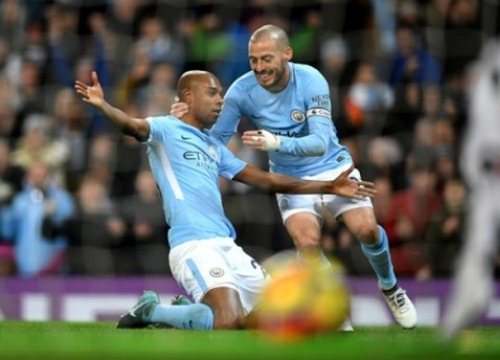 SỐC! Nhanh nhảu đoảng, Mahrez lỡ miệng tiết lộ đồng đội chia tay Man City