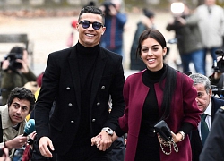 Bỏ ngoài tai tin đồn nhắn tin với gái lạ, Ronaldo khiến các fan tan chảy bằng câu nói ngọt ngào dành cho cô người yêu nóng bỏng