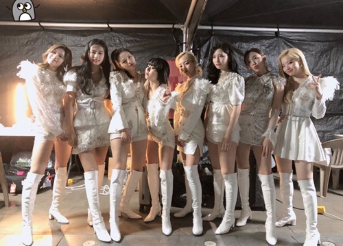 BTC KBS Gayo DaeChukjae 2019 tiếp tục gây tranh cãi khi ngăn Twice tạm biệt fan trong màn encore