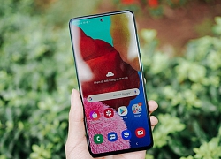 Chiếc Galaxy A51 dành tặng tuyển bóng đá Việt Nam và tinh thần "phá vỡ rào cản"