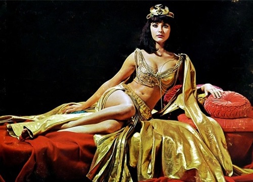 Chuyện tình của Nữ hoàng Cleopatra và lời đồn ngủ với 100 đàn ông mỗi đêm