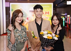 Đạo diễn Võ Thanh Hoà xuất hiện tại họp báo ra mắt webdrama "Nam Cháo Lòng" cùng bà xã Mai Bảo Ngọc