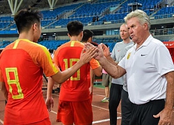 HLV Hiddink vẫn còn ràng buộc với bóng đá Trung Quốc