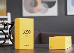 Hộp Realme X50 rò rỉ, xác nhận thiết kế camera kép phía trước