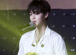 'Tiên tử nháy mắt' Park Jihoon được bình chọn là nghệ sĩ đáng mong đợi nhất tháng 12