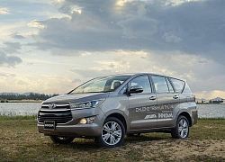 Toyota Innova đại hạ giá, kịch chiến với đối thủ Mitsubishi Xpander