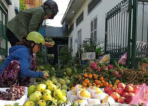 Trái cây tăng giá mạnh trước Tết