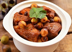 Cách làm thịt chân giò nấu hạt sen bổ dưỡng thơm ngon