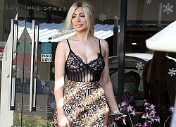 Chloe Ferry mặc áo ngực ren khoe ngực đầy 'bỏng mắt'