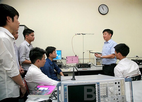 'Cởi trói' giáo dục đại học