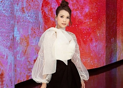 Mẫu áo hot hit cả loạt mỹ nhân Vbiz cùng mê mẩn, ai mặc cùng đẹp mà điểm nữ tính còn tăng vài phần