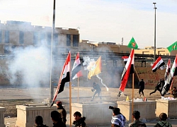 Quân đội Mỹ bắn hơi cay vào người biểu tình Iraq