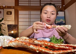 Quỳnh Trần JP đầu năm đã ăn mì gói vì siêu thị và chợ ở Nhật ngày Tết... chẳng còn gì để bán