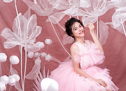Vân Trang hóa thành cô dâu với váy cưới xếp ly