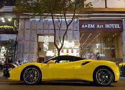 Phan Hoàng cưỡi Ferrari 488 GTB 15 tỷ xuống phố chơi Tết