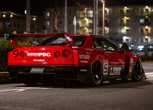 "Soi" siêu phẩm Liberty Walk Super Silhouette Works R34 Skyline