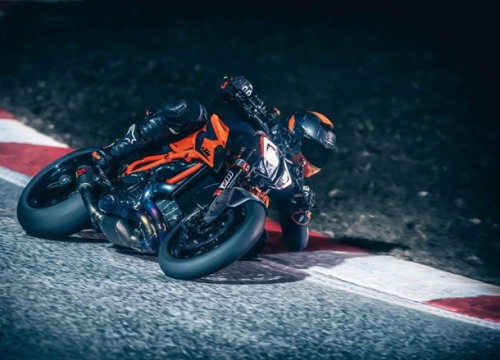 Siêu naked bike 2020 KTM 1290 Super Duke R ra mắt, chốt giá gần 500 triệu đồng