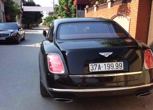 Xe siêu sang Bentley Mulsanne biển 'tứ quý 9' ở Nghệ An