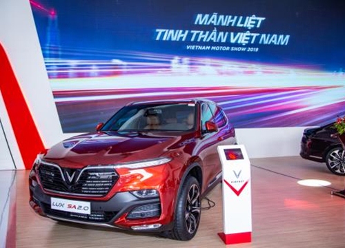 Bảng giá xe VinFast mới nhất tháng 1/2020: Miễn phí lãi vay 2 năm đầu cho khách mua xe Lux và Fadil