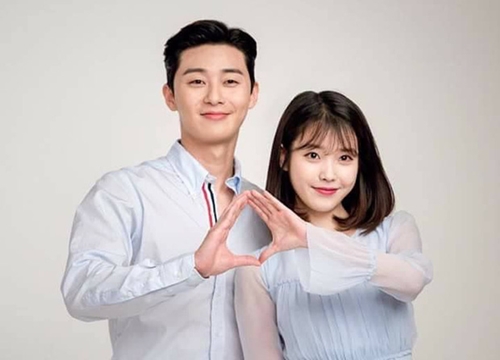 "Chị Nguyệt" IU nên duyên với "tài phiệt" Park Seo Joon trong phim mới, shipper chuẩn bị chèo thuyền thôi!