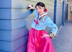 Đang xinh dịu dàng, Vi Xù bỗng tạo dáng cực lầy trong bộ Hanbok