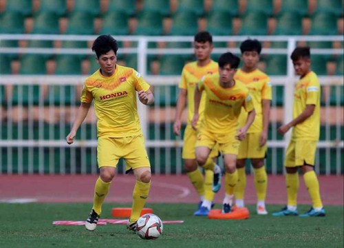 Đình Trọng ra sân trong trận U-23 VN thua U-23 Bahrain 1-2