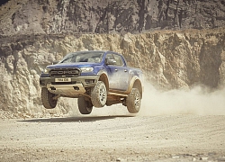 Ford Ranger Raptor với động cơ mạnh mẽ V-8 5.0 lít Mustang chuẩn bị "chào sân"