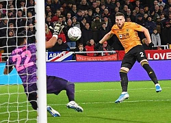 Wolves - MU: Tiếc nuối xà ngang, thoát hiểm nhờ "người nhện"