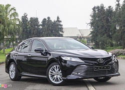 Gần Tết, Toyota Camry bán chênh giá 20 triệu