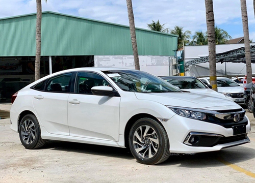 Honda Civic giảm giá tới 60 triệu đồng để kích cầu sức mua dịp Tết Canh Tý