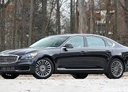 Kia K900 &#8211; Phép thử đối đầu quá sức với Mercedes S-Class