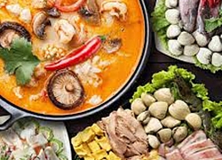 Mẹ Việt chiêu đãi gia đình món lẩu thái Tomyum ngon bất bại