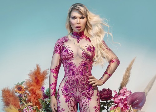 Rodrigo Alves tung bộ ảnh sau thông báo chuyển giới