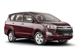 Toyota Innova Crysta giá chỉ từ 494 triệu đồng vừa ra mắt có gì hay?