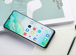 Trên tay OPPO Reno3: Màn hình notch, chip Dimensity 1000L, hỗ trợ 5G