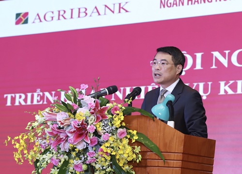 Agribank tiết giảm chi phí, hướng mạnh tín dụng vào "tam nông"