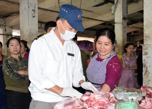 Cần biết rõ nguồn gốc lợn sạch bệnh để chung đụng mổ ăn Tết