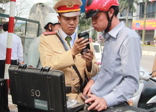 Cản bước "tử thần" trên những cung đường Tết