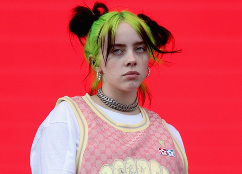 Chứng nhận fangirl có tâm nhất năm: Billie Eilish "ăn vạ" fan để xin No.1 về cho... Justin Bieber!