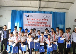 Trao 110 suất học bổng cho học sinh khuyết tật