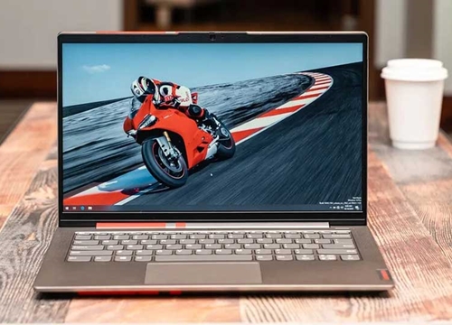 Trên tay Lenovo Ducati 5 tại CES 2020: Phong cách và mạnh mẽ